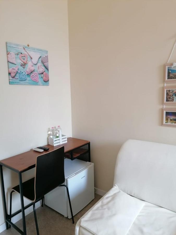 Amedeo Square Bed & Breakfast เนเปิลส์ ภายนอก รูปภาพ