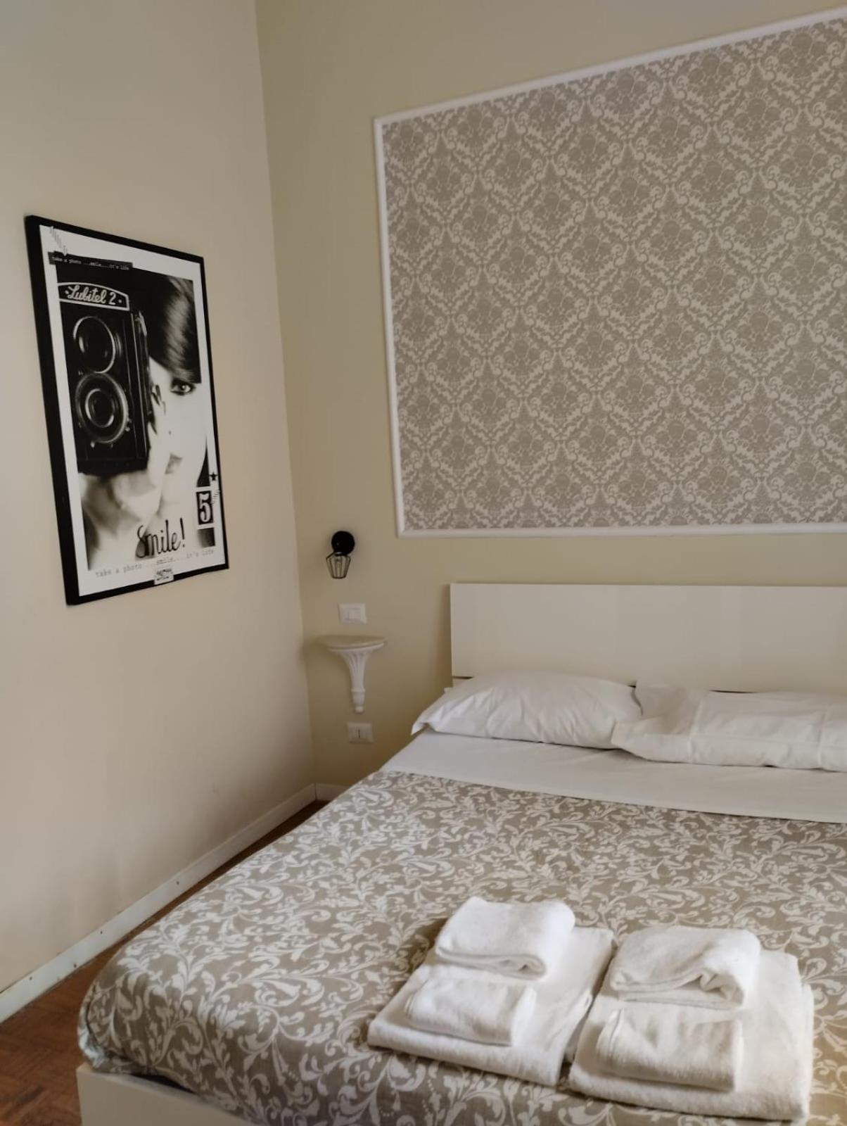 Amedeo Square Bed & Breakfast เนเปิลส์ ภายนอก รูปภาพ