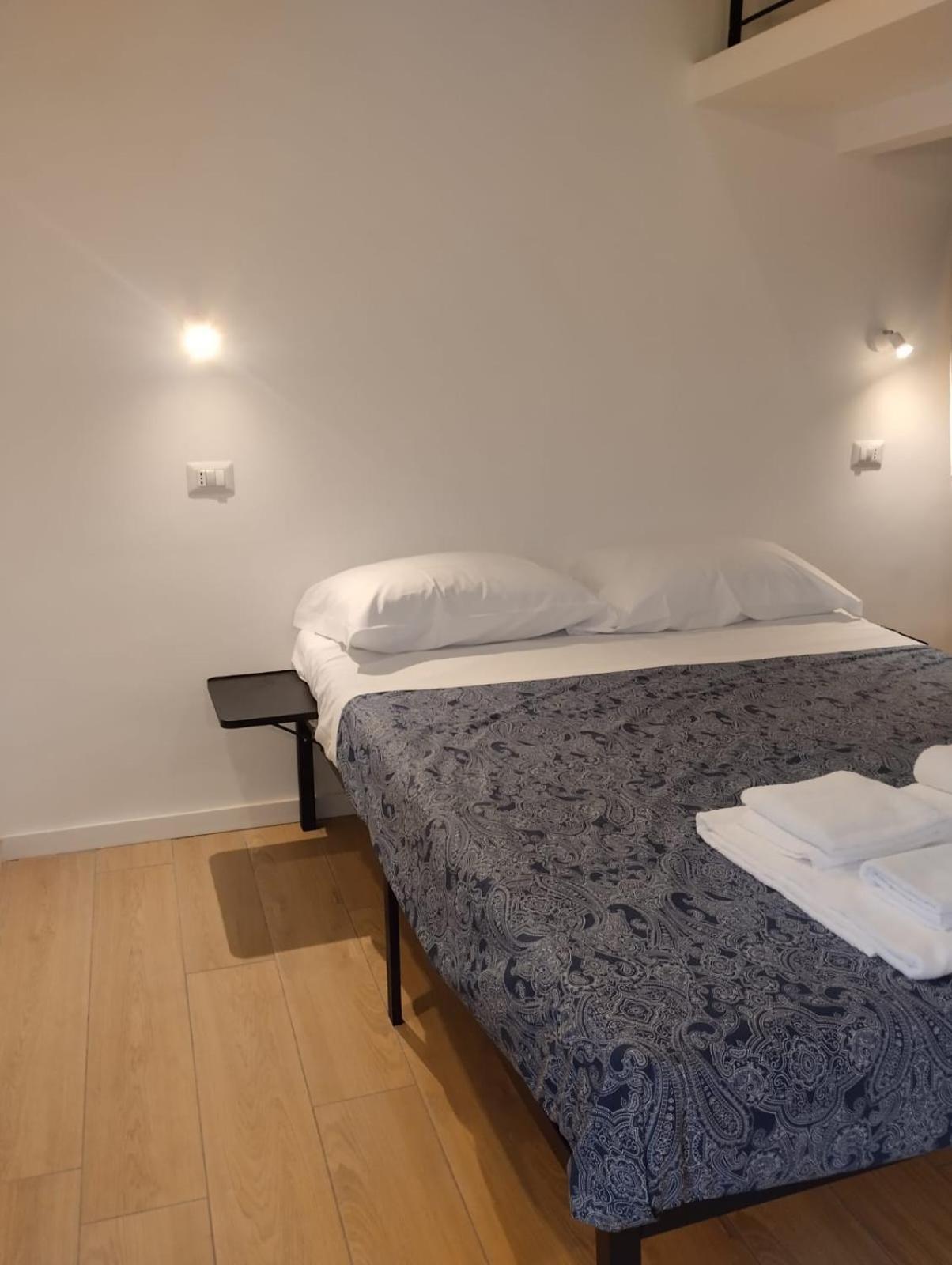 Amedeo Square Bed & Breakfast เนเปิลส์ ภายนอก รูปภาพ