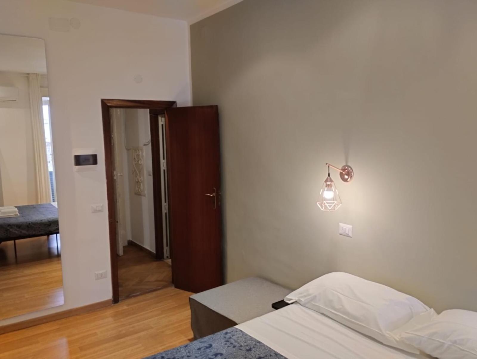 Amedeo Square Bed & Breakfast เนเปิลส์ ภายนอก รูปภาพ