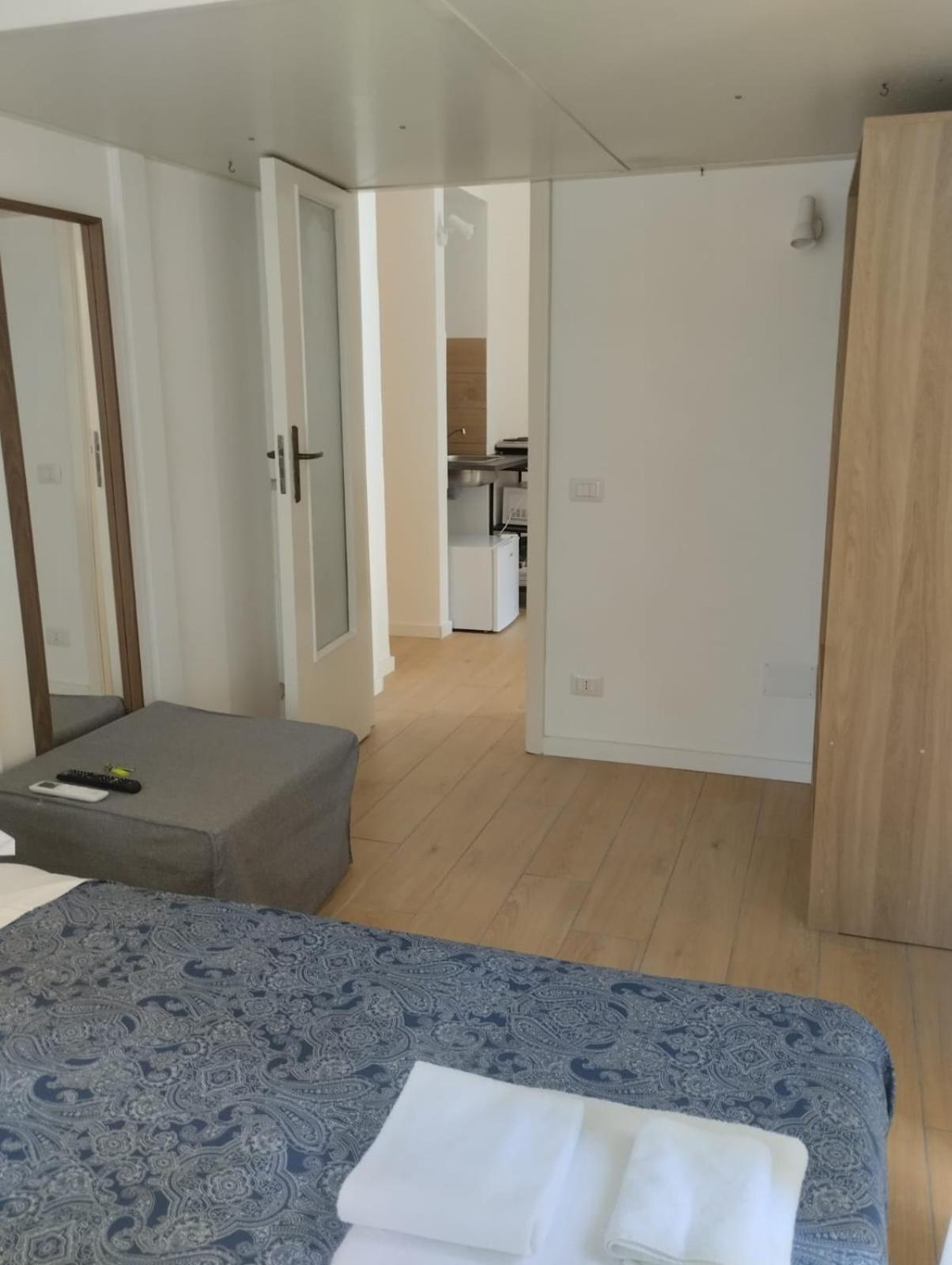 Amedeo Square Bed & Breakfast เนเปิลส์ ภายนอก รูปภาพ