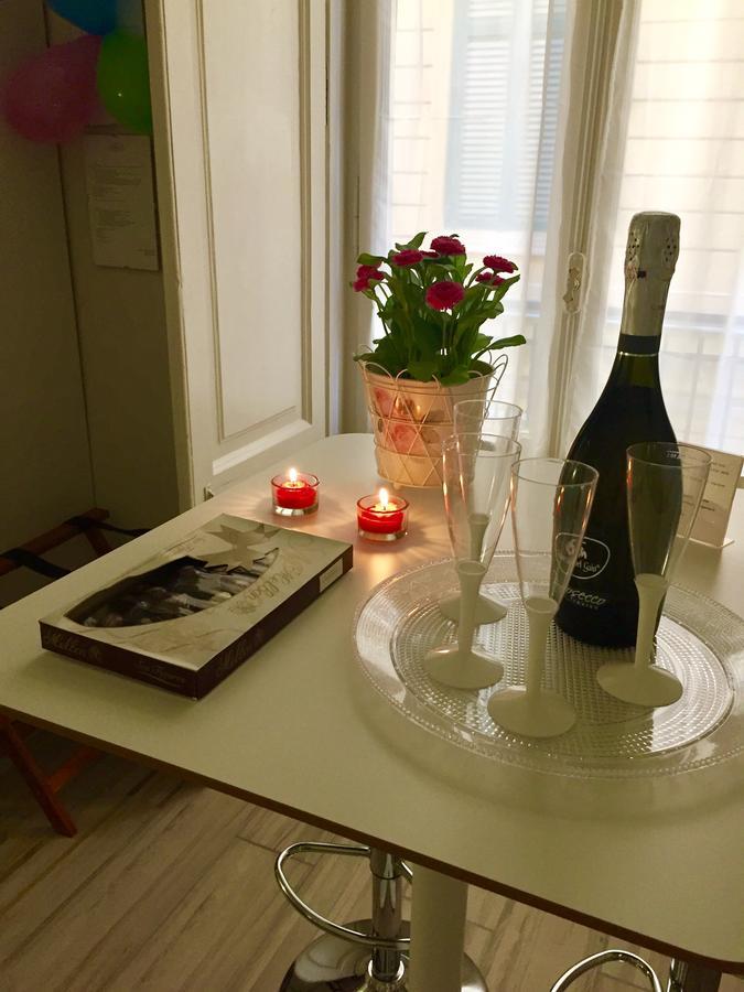 Amedeo Square Bed & Breakfast เนเปิลส์ ภายนอก รูปภาพ
